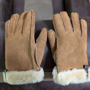 Ugg gloves
